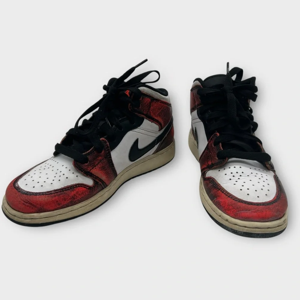 Nike‎ Air Jordan Retro 1 Mid SE GS Wear Away Black Infrared 23 FB0568-006 SZ 4.5